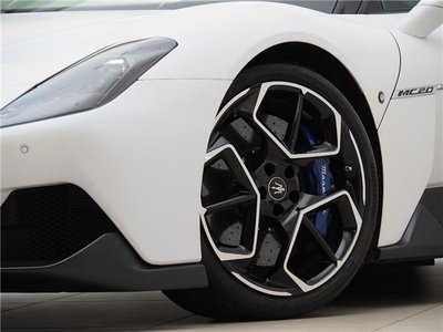 MASERATI MC20 - 6