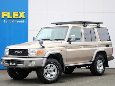 TOYOTA LAND CRUISER 70 - 2