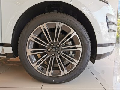صورة 9 لـ 2025 LAND Rover RANGE ROVER EVOQUE