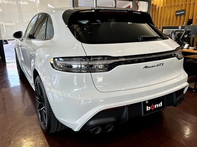 PORSCHE MACAN - 2