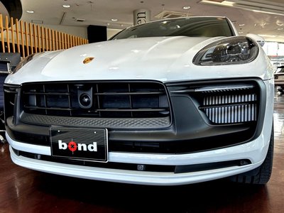 PORSCHE MACAN - 6