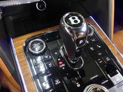 BENTLEY FLYING SPUR - 9