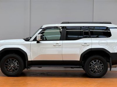 2024 Toyota LAND CRUISER 250 photo 8