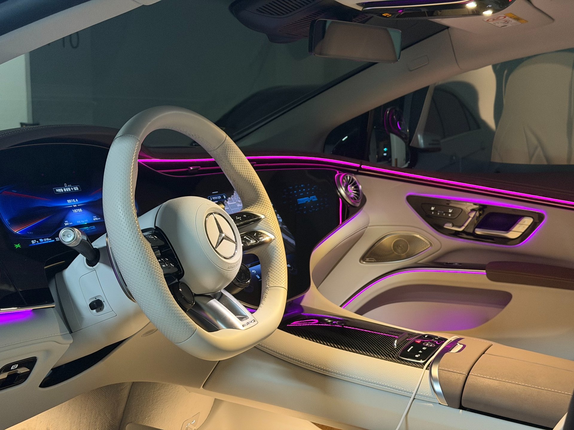 MERCEDES-BENZ EQS - View 1