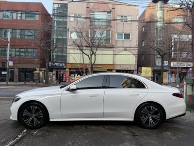 2025 Mercedes-BENZ E-CLASS 照片 2