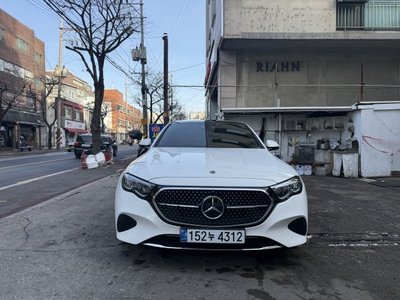 2025 Mercedes-BENZ E-CLASS 照片 1