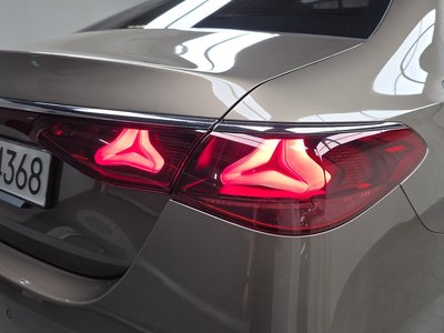 MERCEDES-BENZ E-CLASS - 10