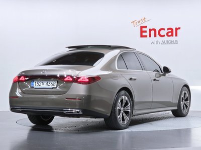 MERCEDES-BENZ E-CLASS - 3
