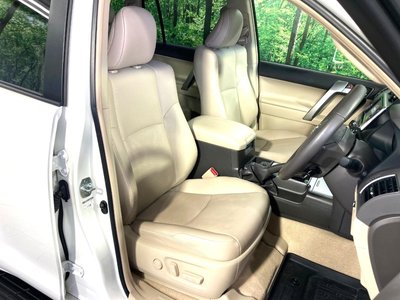 TOYOTA LAND CRUISER PRADO - 8