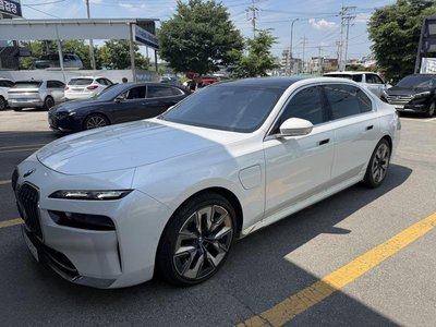 BMW 7 SERIES - 2
