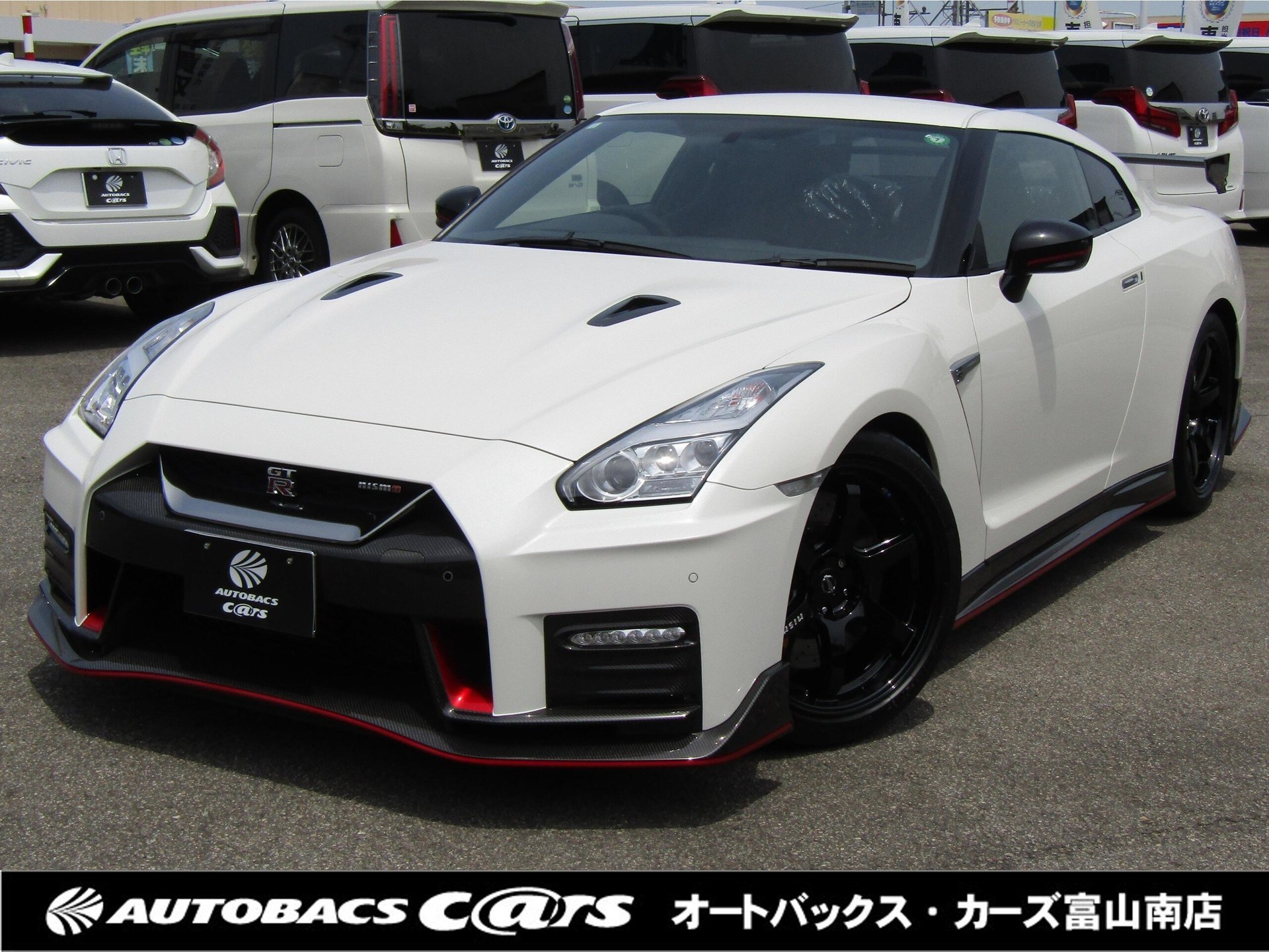 NISSAN GT-R - View 1