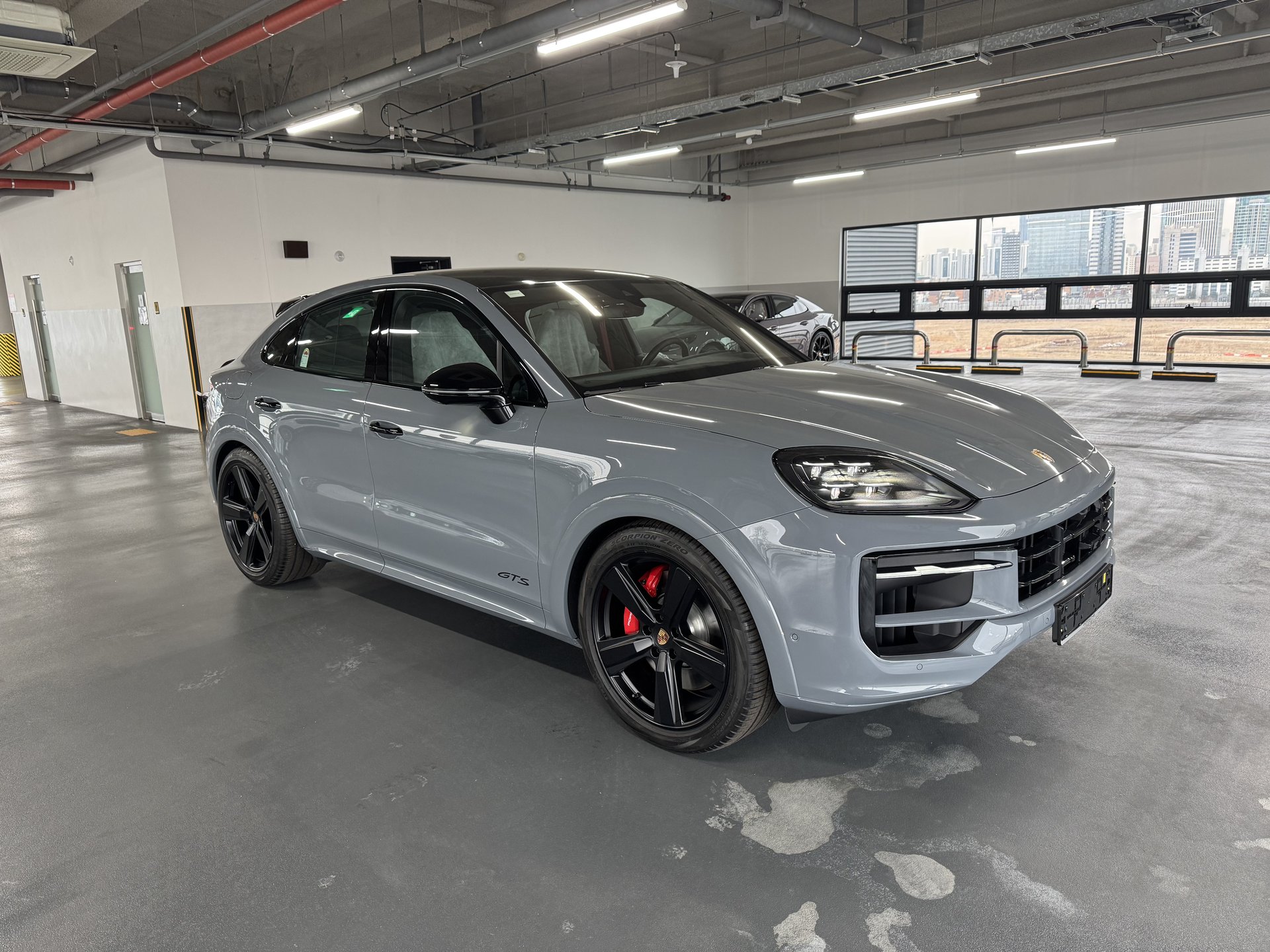 PORSCHE CAYENNE - View 1