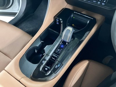 2023 Toyota CROWN SPORT thumbnail 38