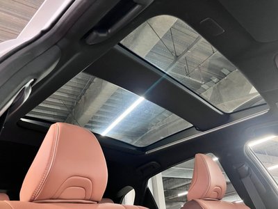 2023 Toyota CROWN SPORT photo 2