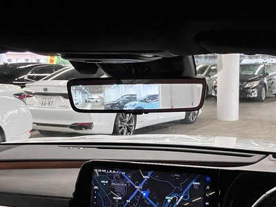 2023 Toyota CROWN SPORT photo 3