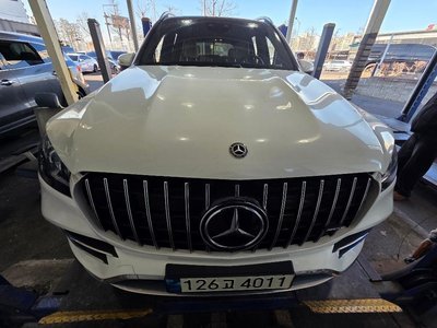 MERCEDES-BENZ GLS - 1