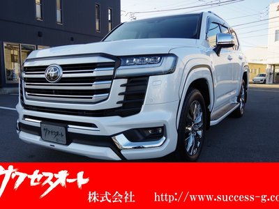 TOYOTA LAND CRUISER 300