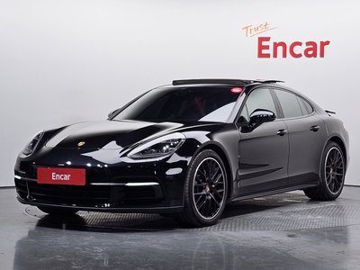 PORSCHE PANAMERA - 1