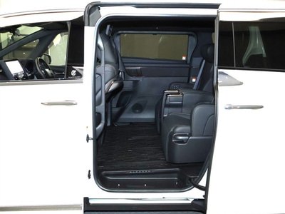 2025 Toyota ALPHARD thumbnail 14