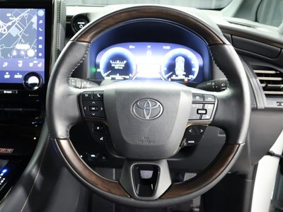 2025 Toyota ALPHARD — фото 6