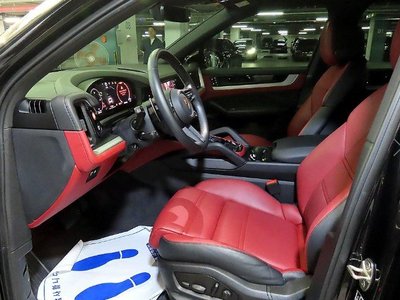 صورة 7 لـ 2025 Porsche CAYENNE