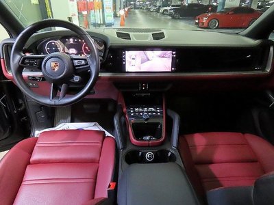 صورة 10 لـ 2025 Porsche CAYENNE