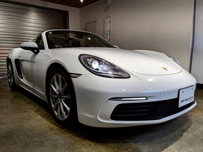 PORSCHE 718 - 8