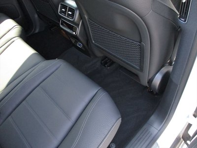 2026 Mercedes-BENZ GLS — миниатюра 16