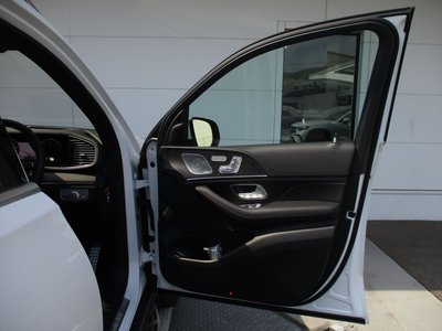 2026 Mercedes-BENZ GLS — миниатюра 20