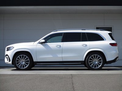 2026 Mercedes-BENZ GLS — фото 5