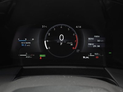 2026 Lexus LM photo 8