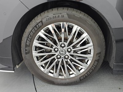 2026 Lexus LM photo 6