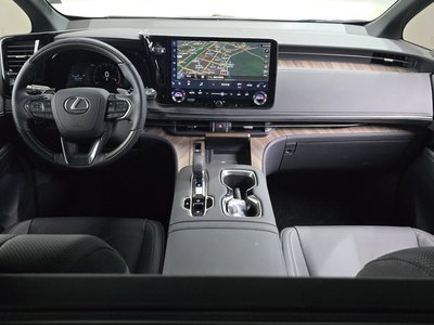 2026 Lexus LM photo 5
