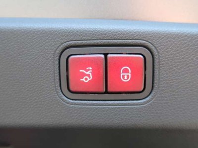 MERCEDES-BENZ CLS - 8