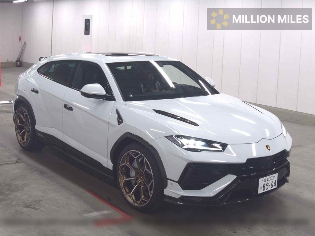 LAMBORGHINI URUS - View 1