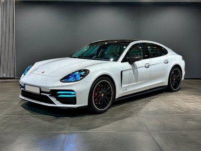 PORSCHE PANAMERA - 1