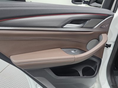 2025 BMW X4 缩略图 15