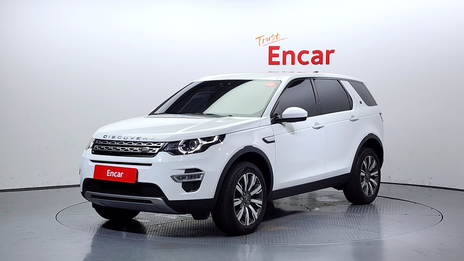 LAND ROVER DISCOVERY SPORT - View 1