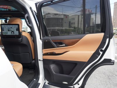 2023 Lexus LX — миниатюра 31