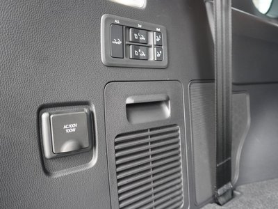 2023 Lexus LX — миниатюра 18