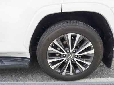 2023 Lexus LX — миниатюра 17