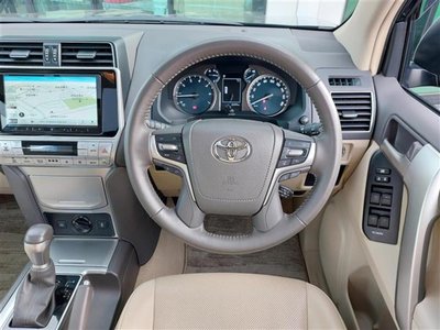 TOYOTA LAND CRUISER PRADO - 9