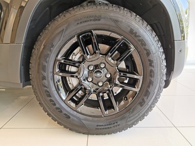 LAND ROVER DEFENDER - 9