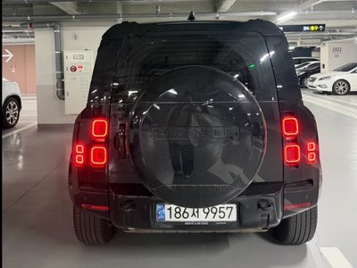 LAND ROVER DEFENDER - 3