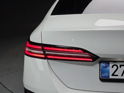 2025 BMW 5 SERIES photo 10