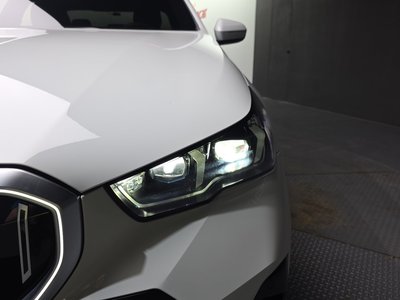 2025 BMW 5 SERIES photo 9
