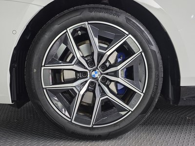 2025 BMW 5 SERIES photo 6