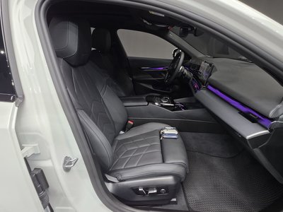 2025 BMW 5 SERIES — миниатюра 16