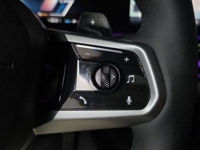 2025 BMW 5 SERIES — миниатюра 27