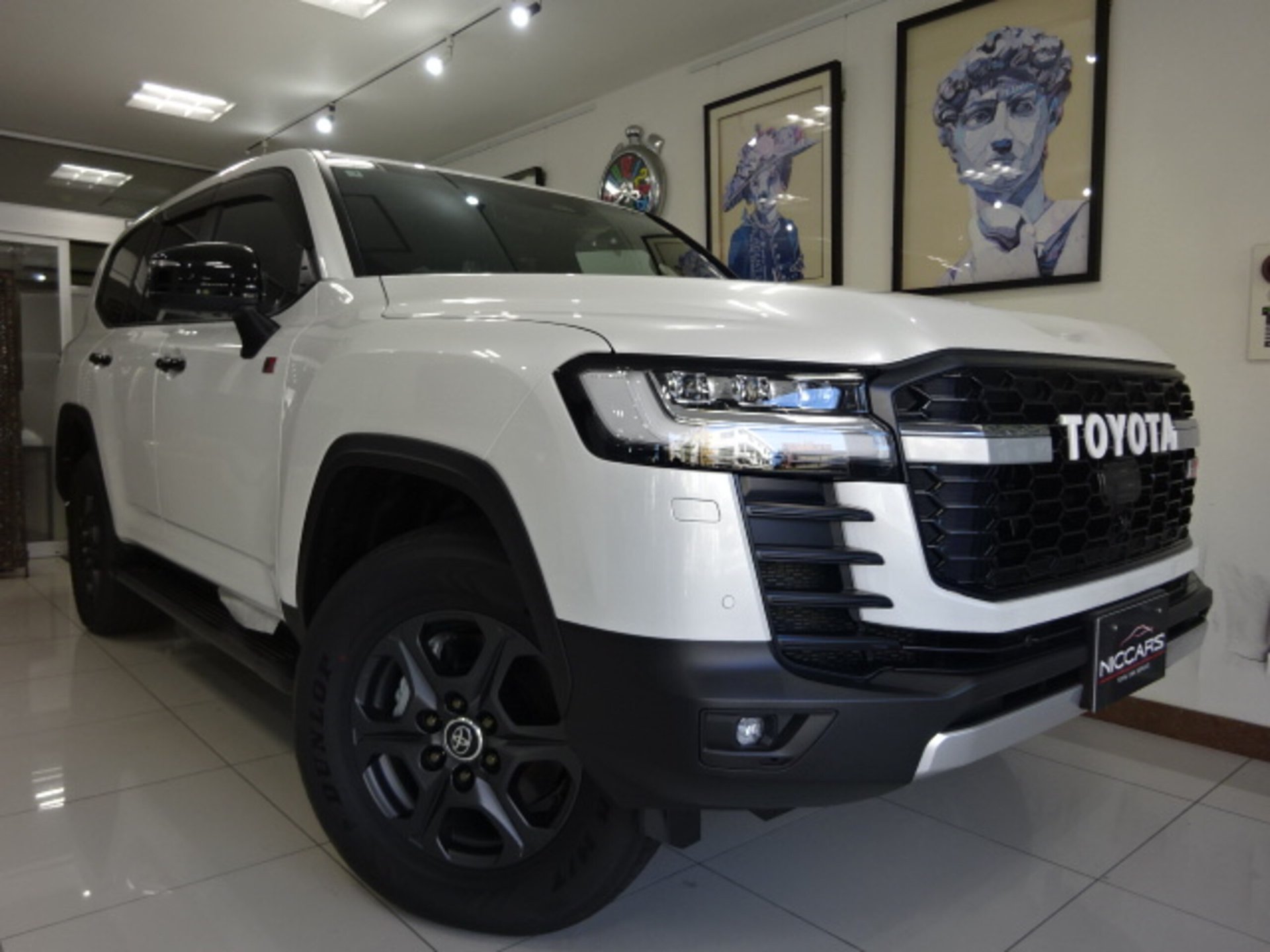 TOYOTA LAND CRUISER 300 - View 1